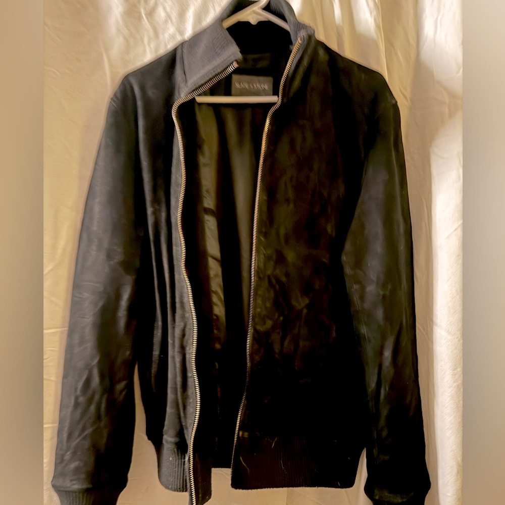 Used Slate and Stone men’s jacket size small
Taken care of well.
